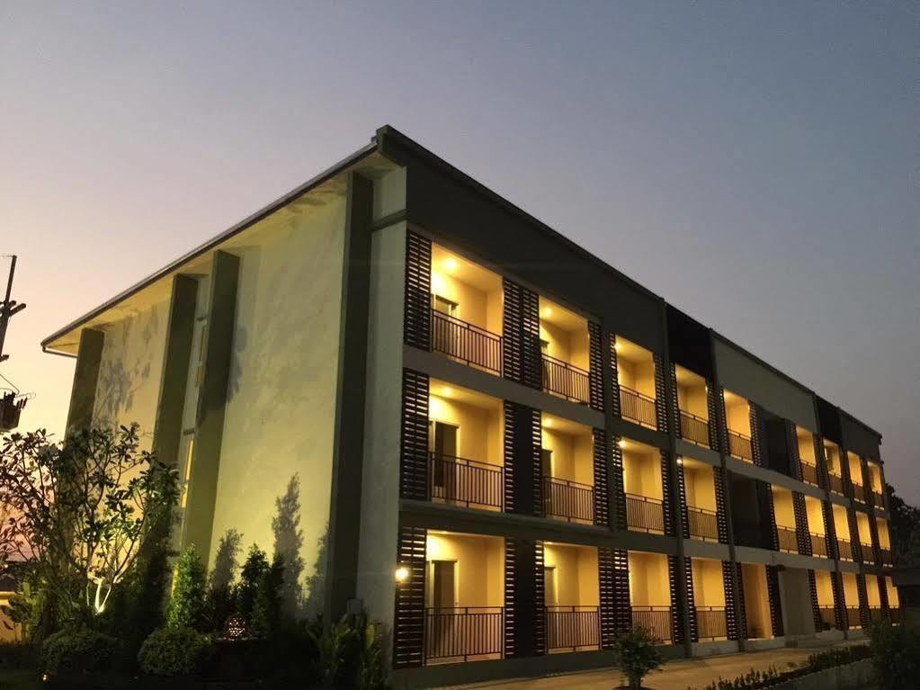 Oyo 306 Paradise Park Laemchabang Si Racha Zewnętrze zdjęcie